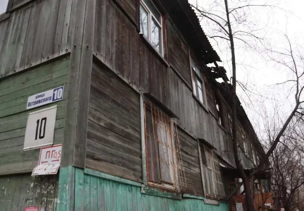 В Хабаровске после пожара в доме на Островского начали восстановительные работы