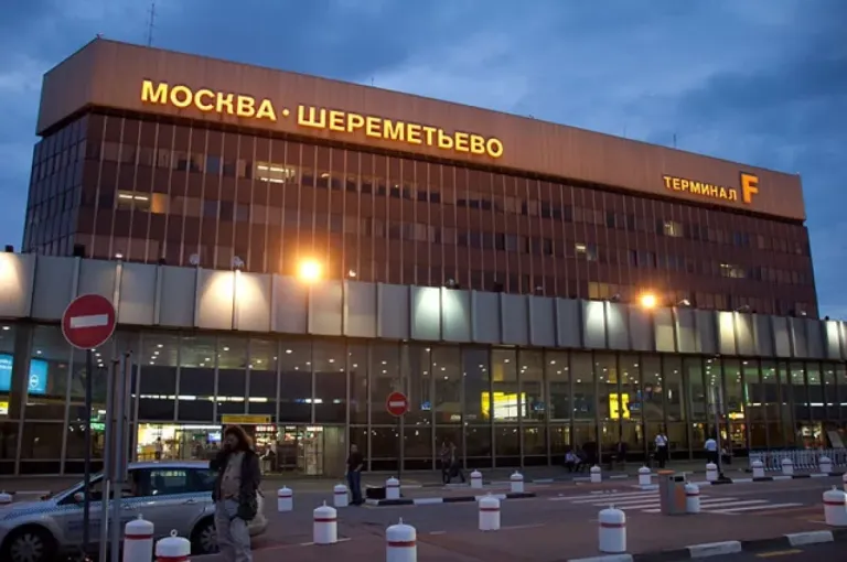 Самолёт из Хабаровска повредил крыло в Шереметьево