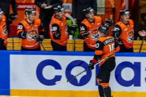 «Амур» разгромил «Барыс», Лихачёв оформил хет-трик