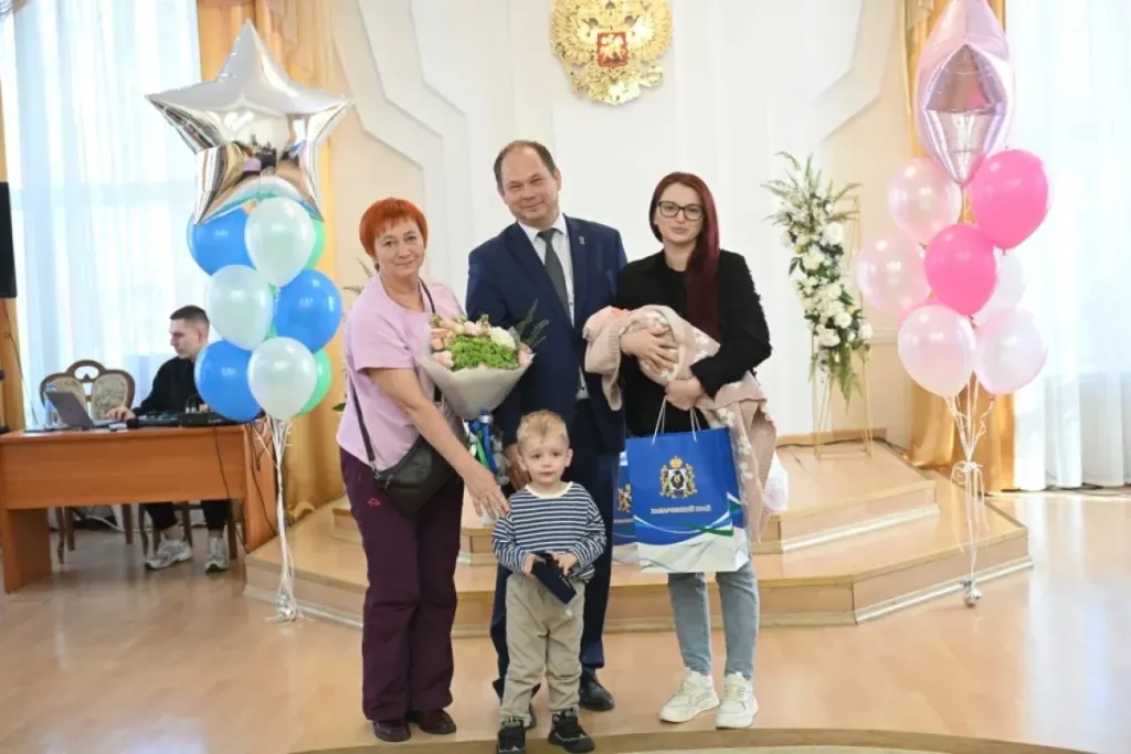 В день 88-летия Хабаровского края родились 28 детей